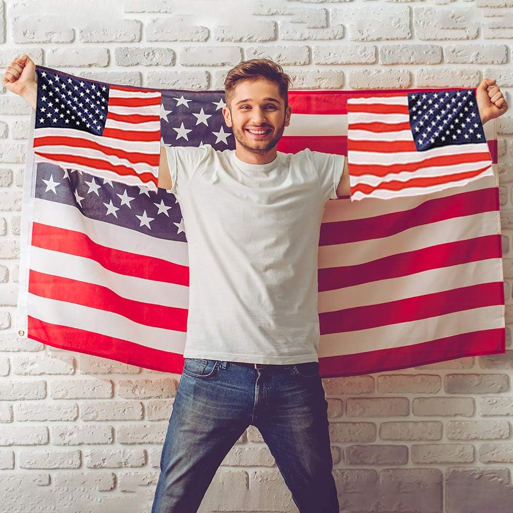 FUTUREPLUSX American Flag Cape, Wearable USA Flag Costume Outfit with Sleeves Classic Flag, 2 Differents Wearing Methods
