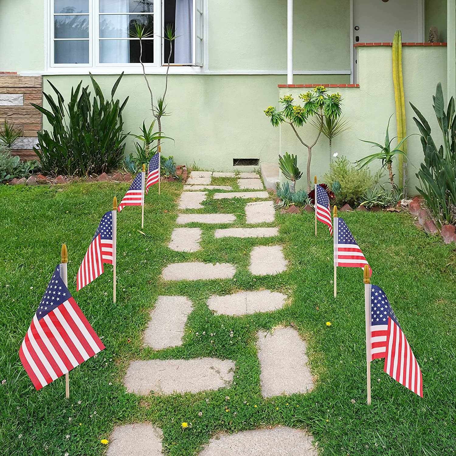 24 Pcs USA 4''X6'' Wooden Stick Flag,July 4Th Decoration, Veteran Party, Mini American Stick Flag - American Hand Held Stick Flags with Safety Golden Spear Top