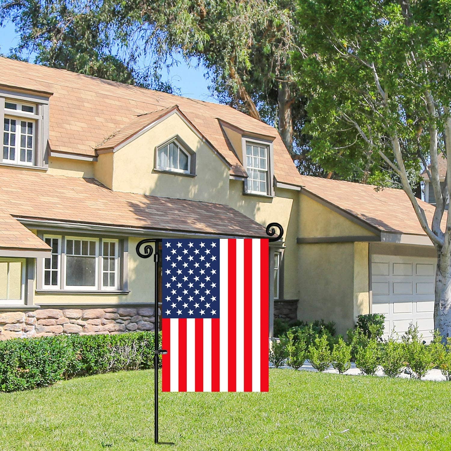 Garden Flag Stand, Yard Flag Holder,Garden Flag Hanger,Banner Pole with One Tiger Clip,Fall Decor for Outdoor Garden Lawn（2 Pack）